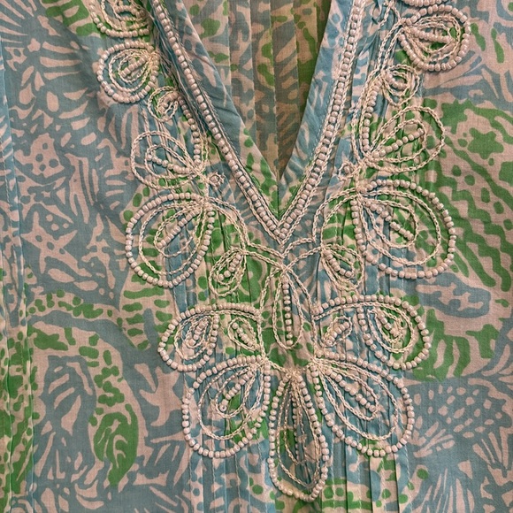 Lightweight Lilly Pulitzer top/tunic - Picture 3 of 9